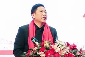 开学季·书记校长说│平江县一中党委书记何进：奋力拼搏   给力出彩图片