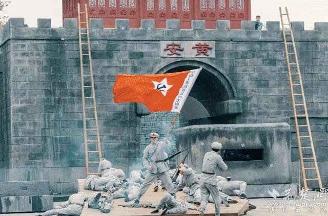 东湖评论：公开官员电话，“宠游客”就要能“直接呼叫”