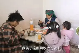 网红“小英”老公曾自曝“有剧本”？知情人士：小英是比较真实的图片