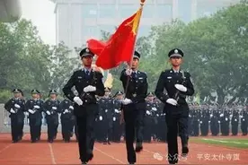 关于依法严厉打击赌博违法犯罪活动的通告图片