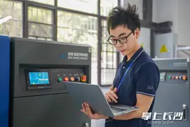 全国科技工作者日报道③｜温鹏：推动磁悬浮应用从“小众”到“大众”图片