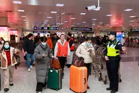 返沪高峰到来！上海警方多举措保障市民平安有序出行图片