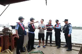 “船进港、人上岸”南海伏季休渔期即将开始，惠州边检全力护航图片