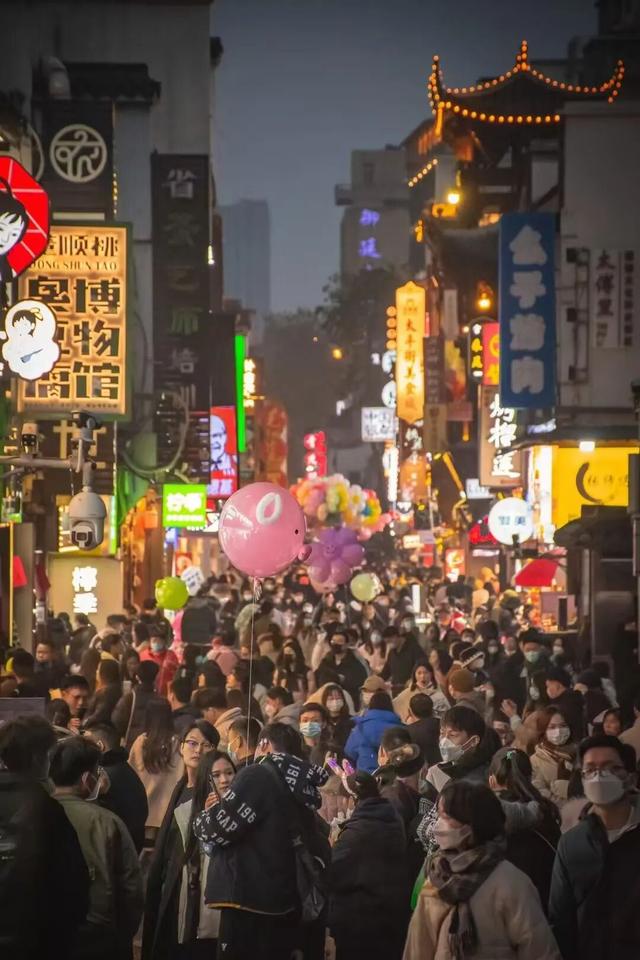 任克威·邂逅星城｜于湖大深秋，于湘江夜色