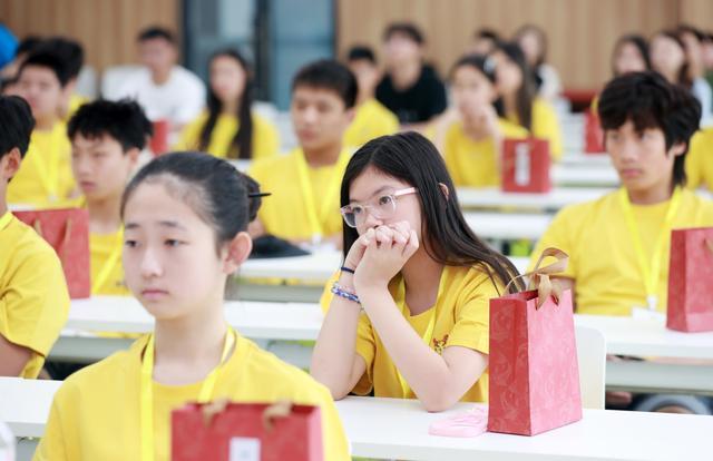 漂洋过海寻根 跨越万里相聚——2025“亲情中华·中国寻根之旅”夏令营江苏淮安营开营