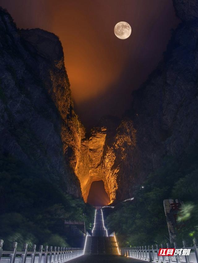 中秋夜的张家界：“月夜奇观”美到出圈！