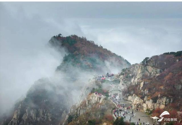 组图丨岱宗秋深 云涛漫染“仙”气十足