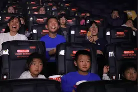 县城影院原价卖出无座票，关键是做好服务 | 新京报快评图片