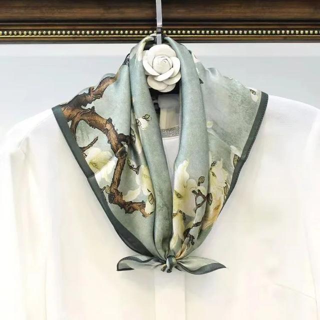 用一条丝巾，把百元单品穿出千元效果