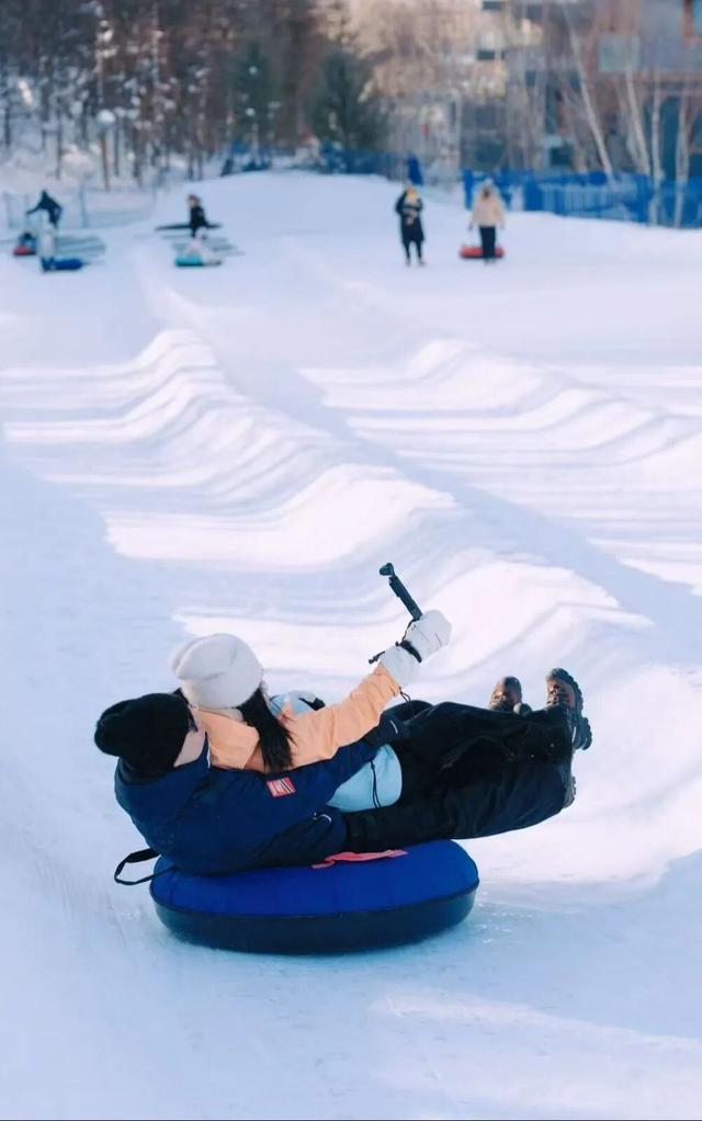 阿那亚·崇礼点亮冰雪童话季，"MORE THAN SKI"构建全龄友好度假新地标