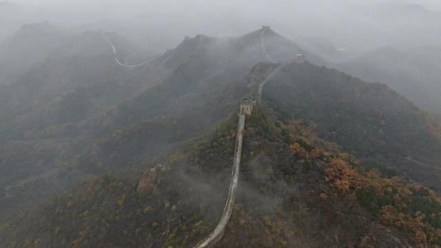 金山岭长城云雾缭绕景美如画