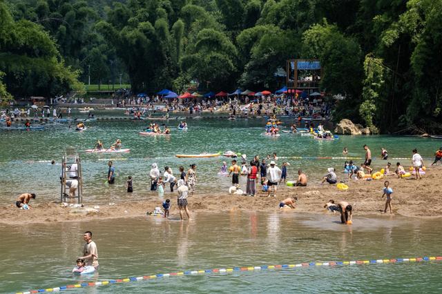 罗甸大小井：夏日戏水享清凉