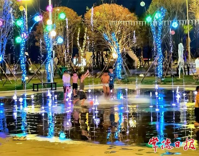来柳叶湖畔游乐场 给你不一样的“夜体验”