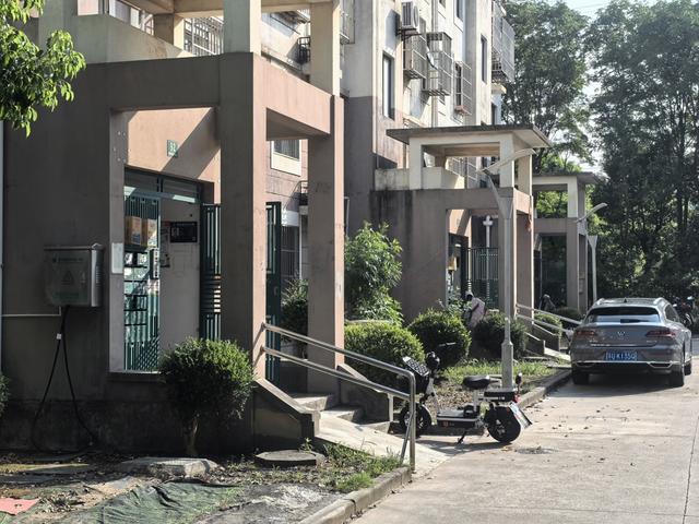 上海多小区1700多个门禁集体瘫痪