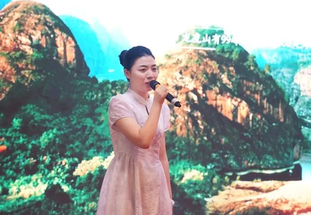 七彩云南遇龙虎仙山—龙虎山文旅昆明推介会签约专列启程