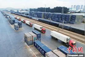 中老铁路累计发送旅客超4860万人次 货运达5400万吨图片