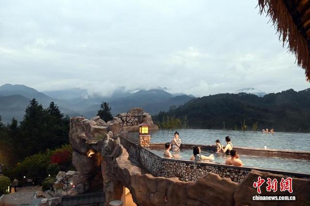 粤港澳大湾区游客青睐桂东北“温泉之城”