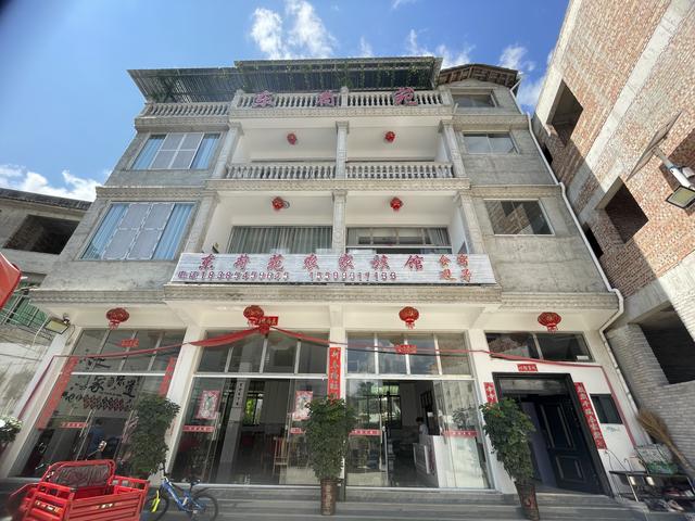 一带十 十传百 小山村来了300个“新村民”