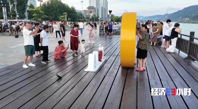 “清凉经济”火热一夏 滑雪场、溶洞……解锁避暑新玩法