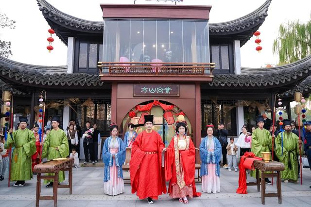 一场节庆激活一座古镇，西塘古镇用新玩法圈粉年轻人