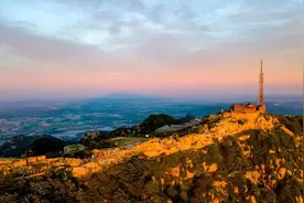 两女生相约登泰山 “陪爬男”收钱后“失联”丨追踪到底图片