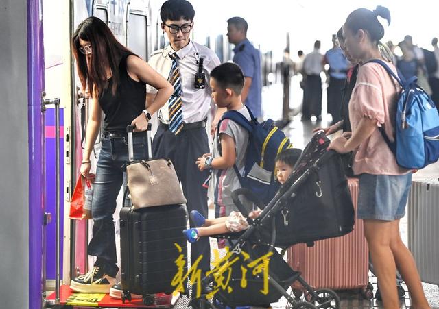 “齐鲁1号”旅游列车变身“遛娃天堂”| 镜相