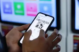 上海老年人，太方便了！“刷脸”就能用医保看病！图片