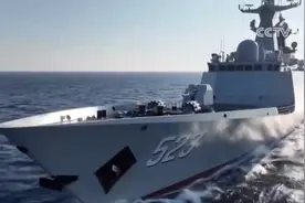 “感谢人民海军保驾护航，身为中国人感到万分自豪！”图片