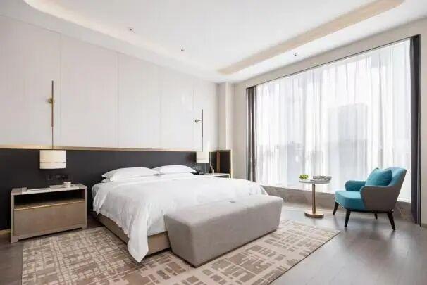 免费接驳、专属送机、优惠折扣、专享礼遇……酒店专属福利来了！“星星们”快码住→