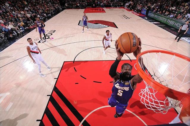 NBA战旧主之日：鲍威尔送快船主场首败，艾顿弑杀开拓者