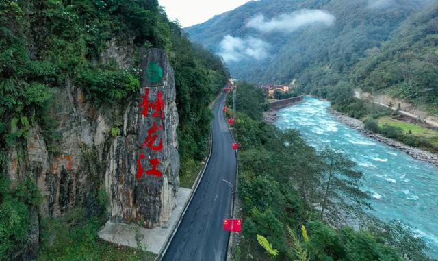 这才是大自然的高定!独龙江限定“翡翠绿”上新