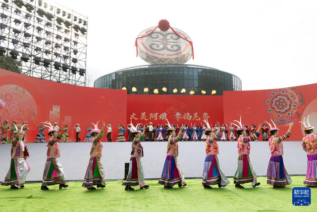 四川汶川县：欢天喜地过羌年