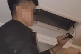 女子住酒店连续在3间房内发现摄像头，告知工作人员反被诬赖，双方皆已报警视频封面