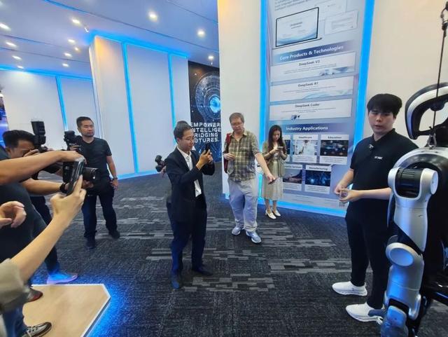 新华每日电讯关注丨从东博会看中国—东盟人工智能合作新机遇