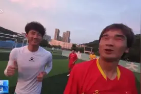 黑暗中怎么踢足球？中国盲人足球队揭秘→图片