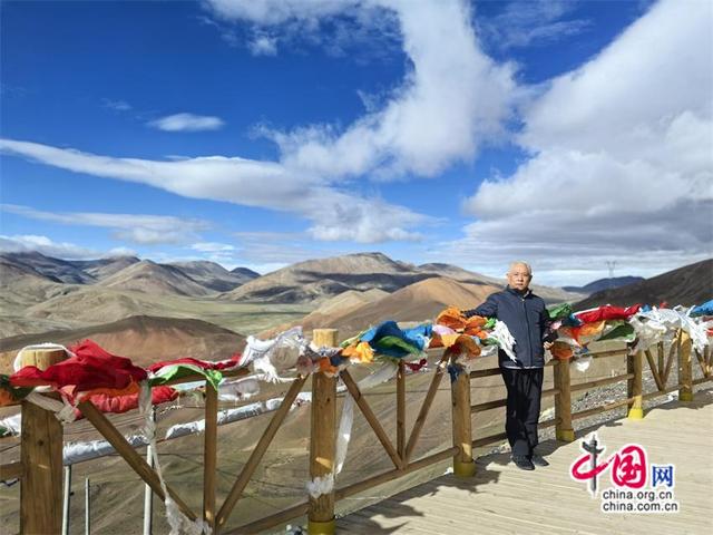 高舜礼：蹚出一条高原特色的旅游之路(组图)