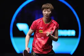 成功“复仇”！王曼昱战胜王艺迪夺得女单冠军图片