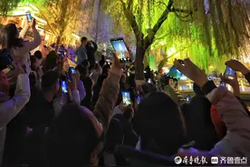 “太震撼了！”800架无人机大明湖起舞，为齐鲁壹点上线十周年“庆生”图片