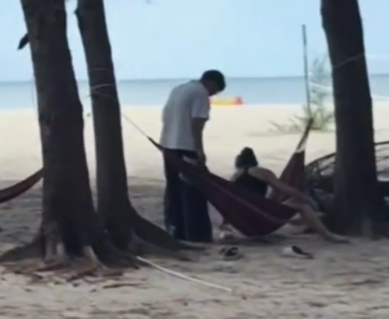 男生耳机在酒店找到，此前定位显示在海里……2名芜湖游客马来西亚失联已超20天