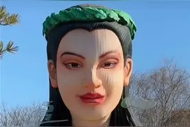 辽宁朝阳一“女神”形象花灯引争议，文旅局：原型是出土文物复原像，正积极沟通图片