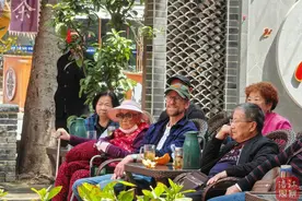 “明年见！”美国戏迷在绵阳，与川剧结缘二十年图片