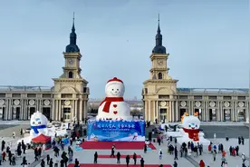 哈尔滨网红大雪人惊艳返场图片