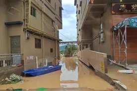 梅州蕉岭县新铺镇：群众自发捐资捐物，众志成城抗洪救灾图片