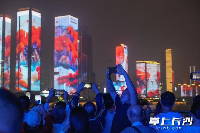 秋风送爽 夜游湘江 | 组图