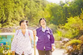 年逾古稀“阳光姐妹淘” 重庆大山深处的网红图片