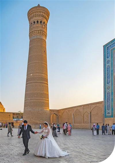 走进布哈拉古城