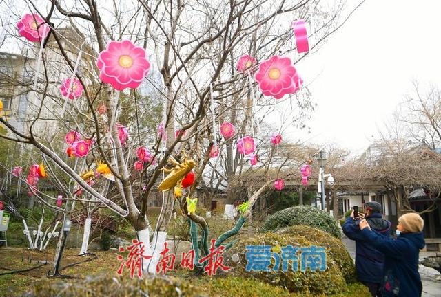 济南天下第一泉迎春花灯会进入安装阶段，园区渐展“奇幻”容颜