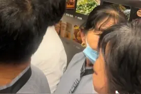 合肥多人被困商场电梯半小时，亲历者称婴儿一直在哭，多方回应图片