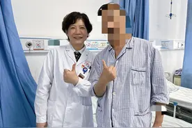25年坐卧难安却不就医，男子屁股上“养”出巨大囊肿，医生一小时成功“拆弹”图片