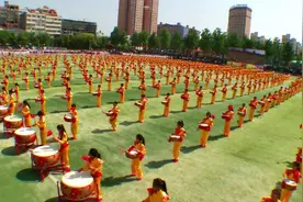 河南镇平第二届职工运动会开幕图片